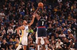 开云体育中国-火箭与勇士激战，哈登暴扣制胜的简单介绍