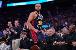 开云体育app-灰熊客场逆转开拓者，继续领跑西部