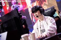 开云体育登录-包含G2碾压LGD，Scout团战一打五激烈交锋四强赛，技惊四座的词条