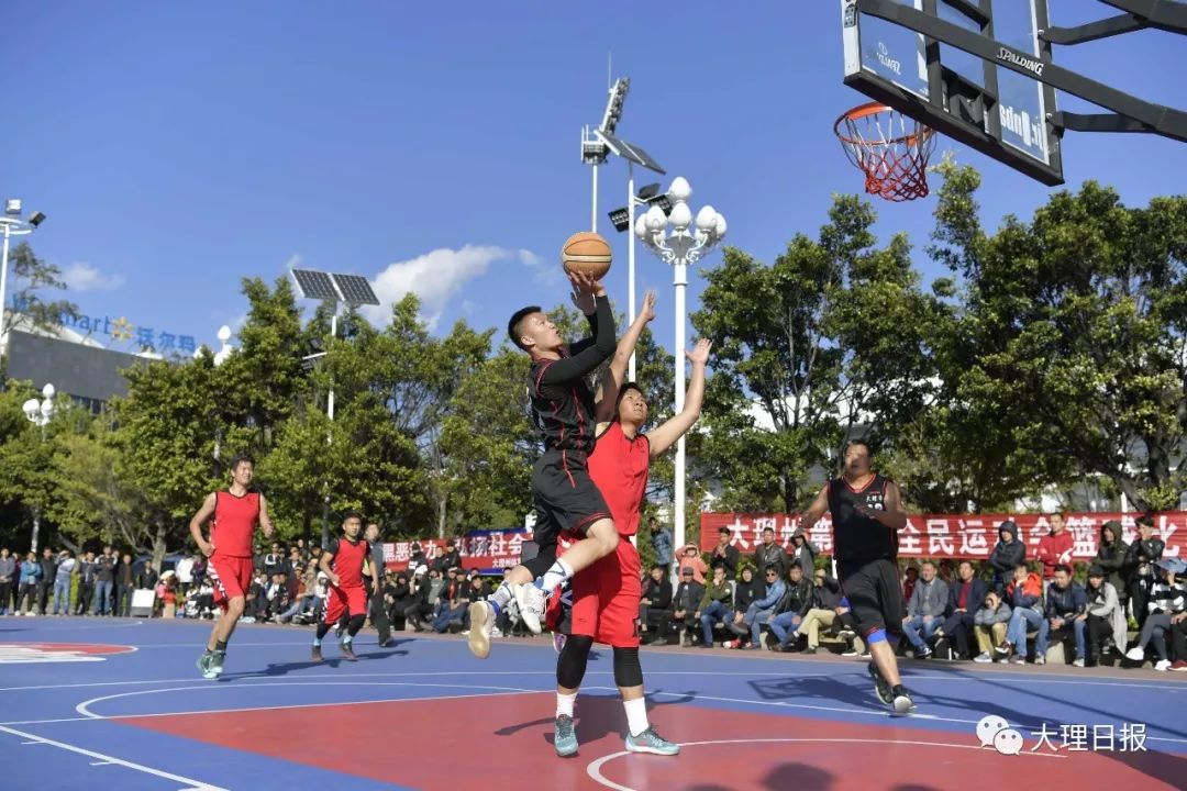 云南男篮奋勇拼搏，斩获胜利