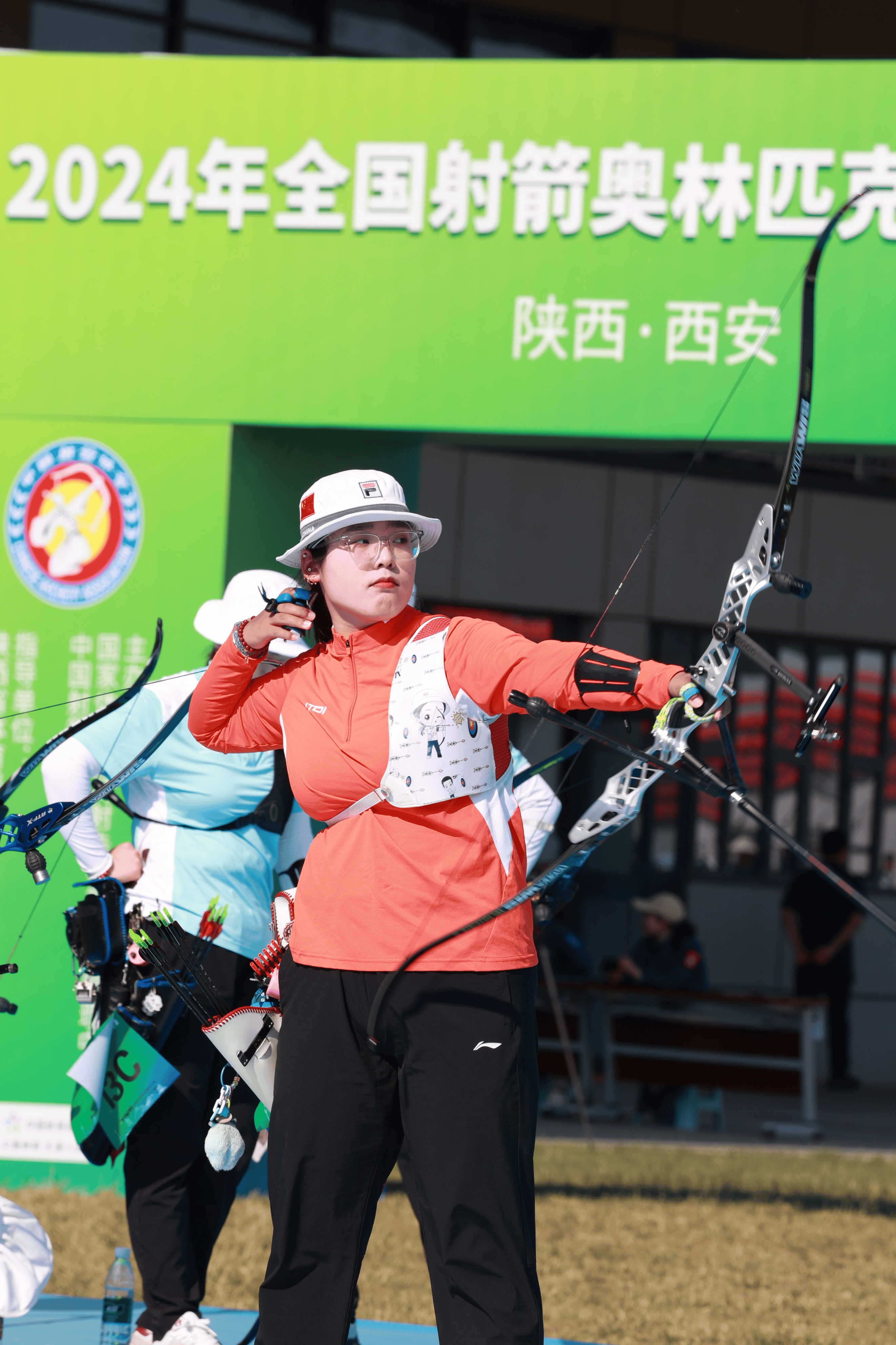 中国代表团夺得亚运会射箭团体金牌