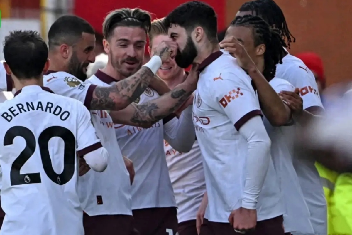 曼城历经波折,终夺决赛入场券 曼城历经波折,终夺决赛入场券