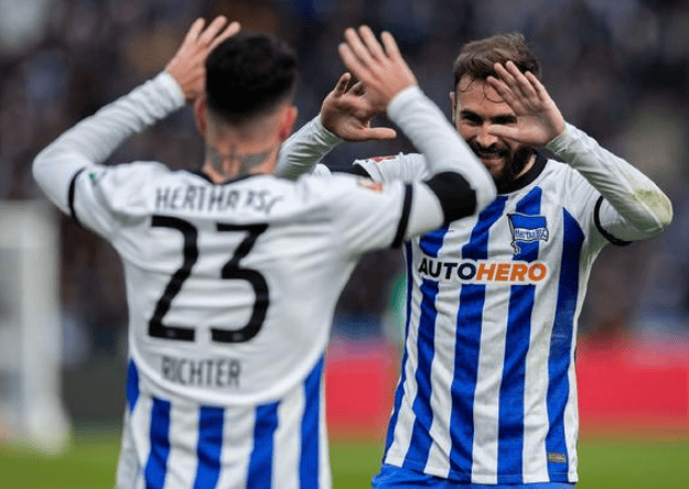 沙尔克屡战屡败球队面临挑战