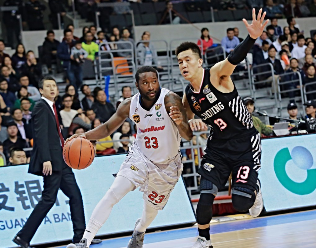 江苏男篮输球，全队集中备战