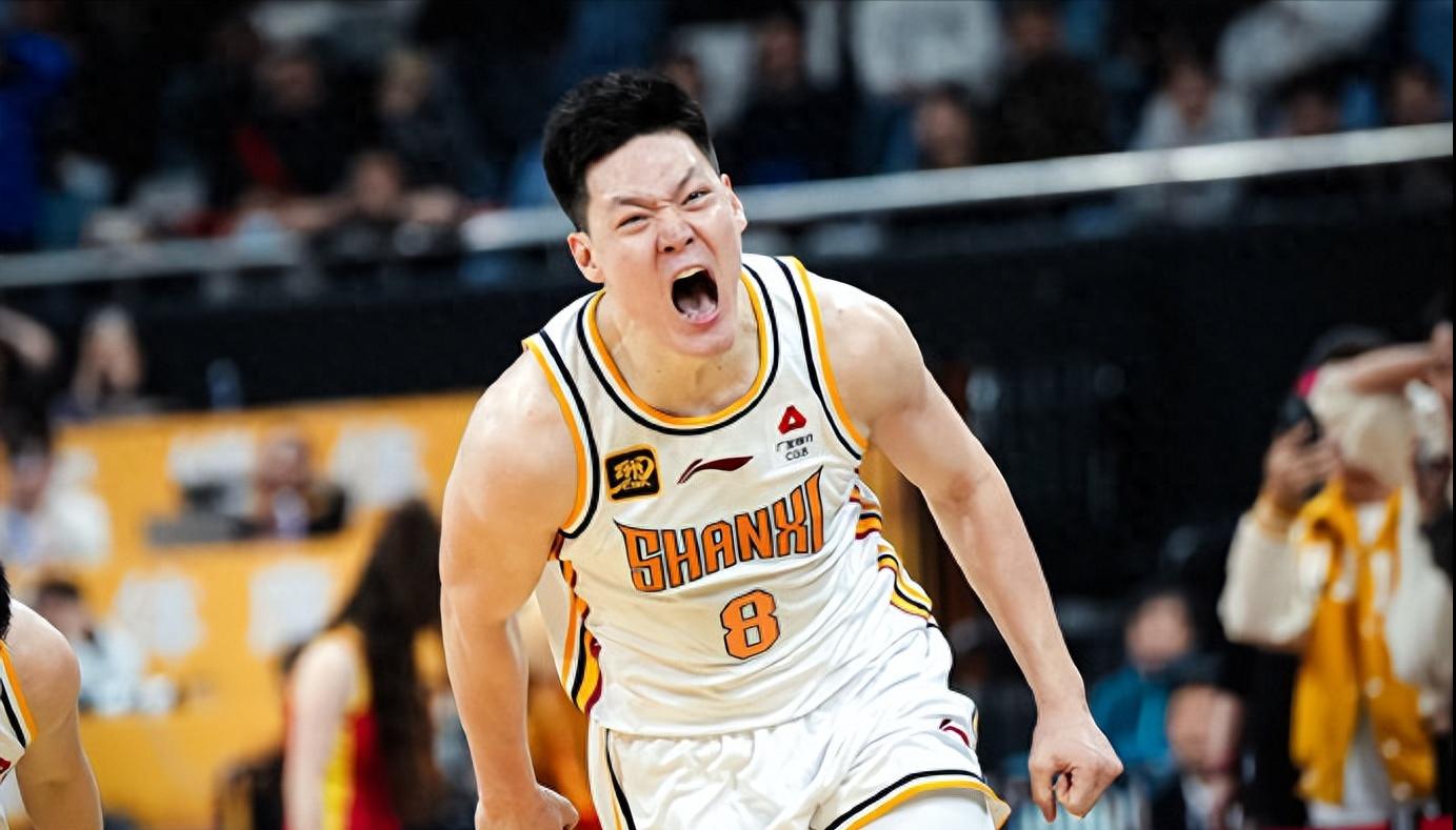 球员个人突破技术超群，带领球队胜出