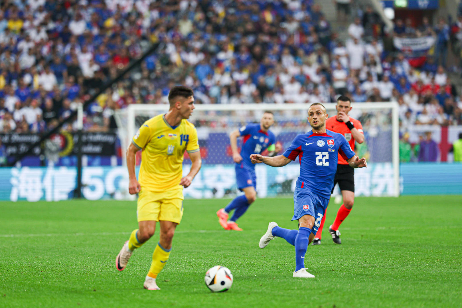 乌克兰队逆转胜利，晋级欧锦赛半决赛