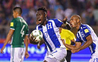 包含墨西哥队国际赛场上遇到困难，需调整战术的词条