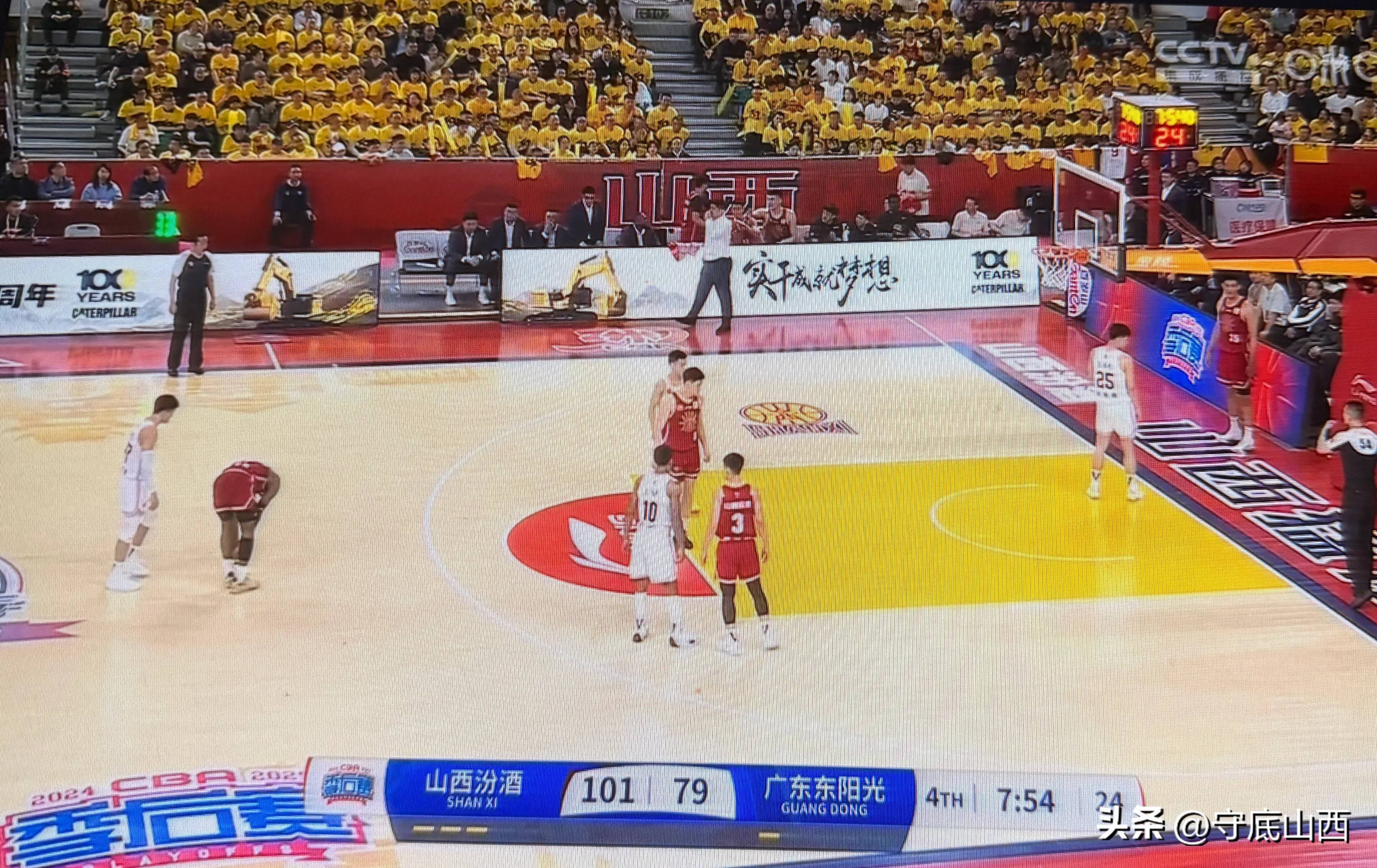 主场作战优势明显，袒护球队晋级