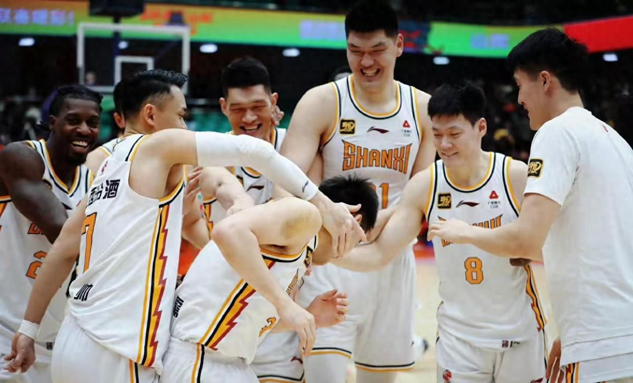 山西男篮惨败落败，排名下滑至第十二的简单介绍