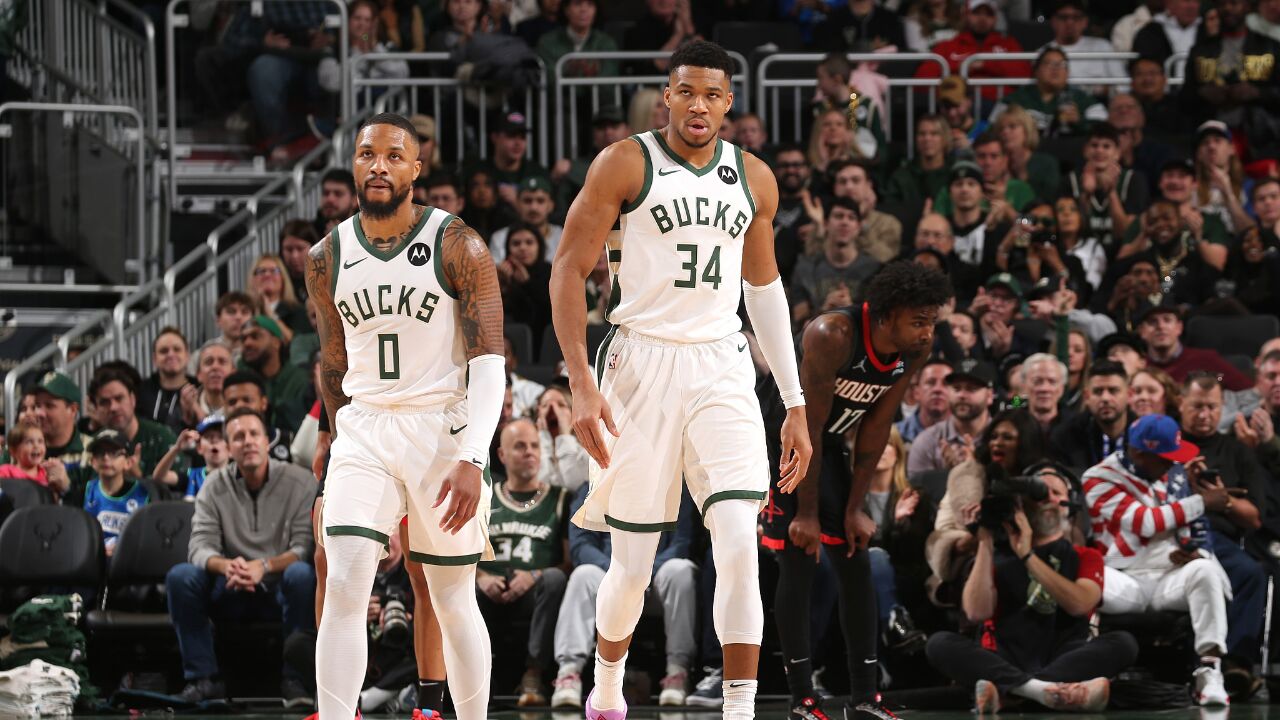 雄鹿大胜火箭，山猪败走南境