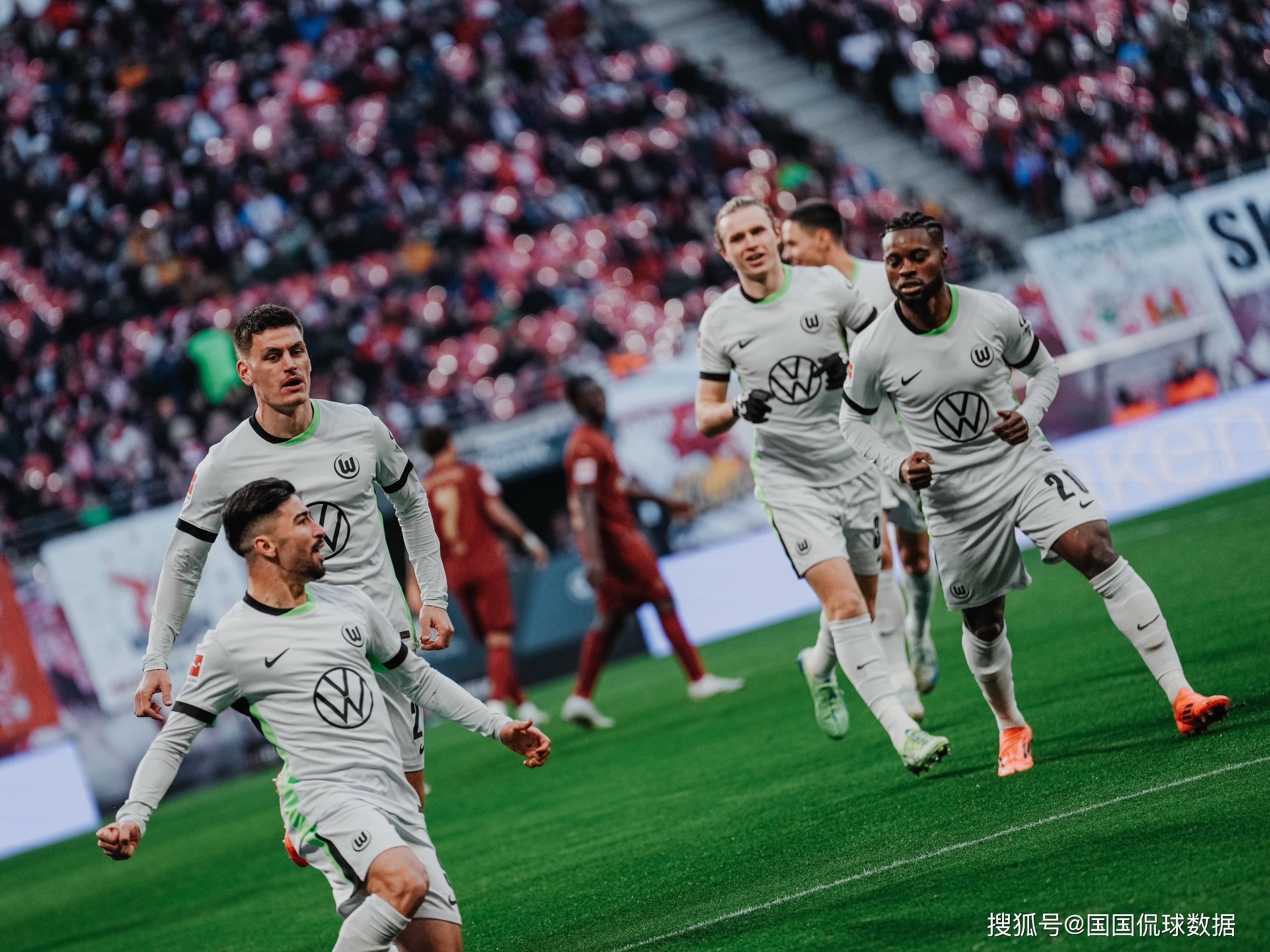 弗赖堡主场大胜音乐之城，德甲保级前景一片光明