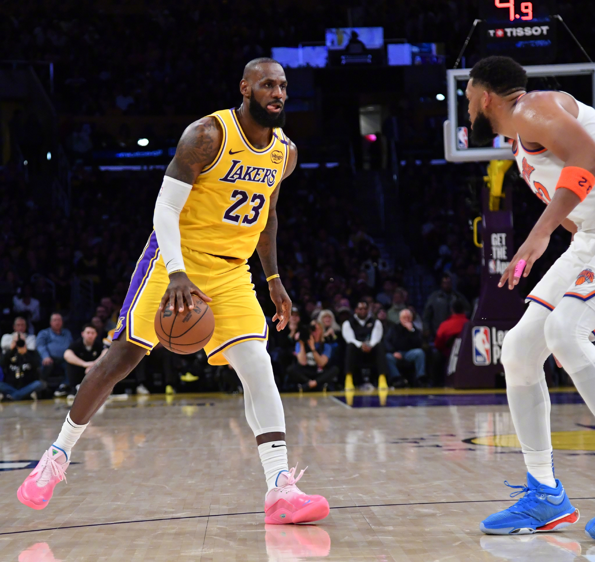 湖人客场战胜奇才，挺进