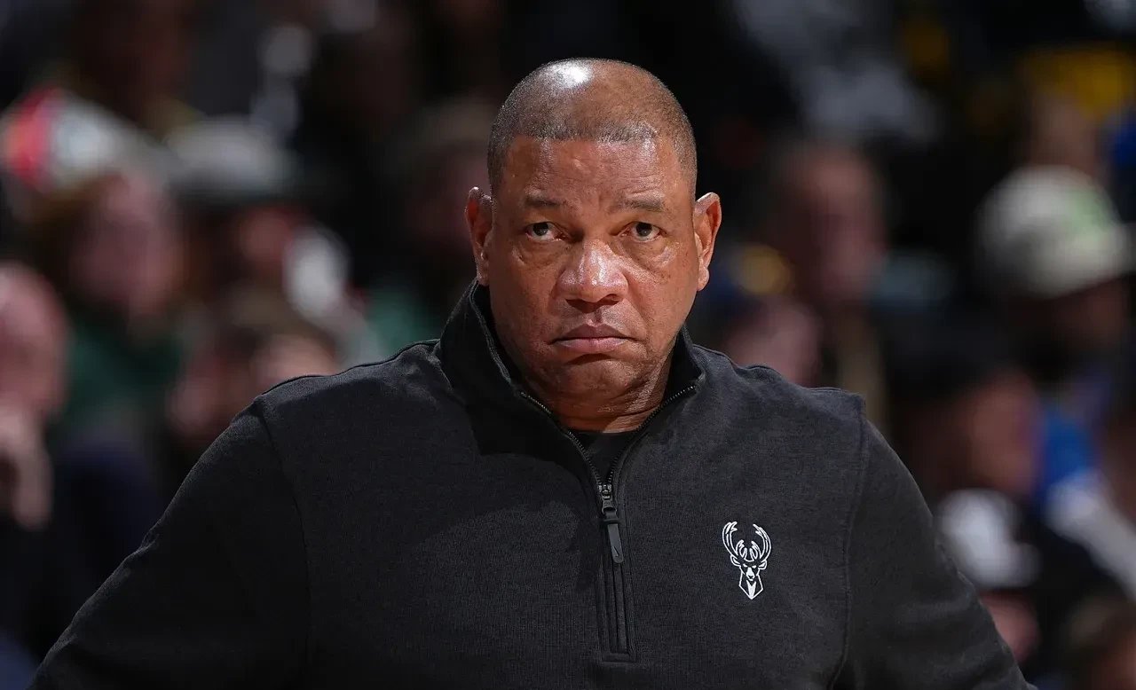 雄鹿吞下连败苦果：后卫表现低迷